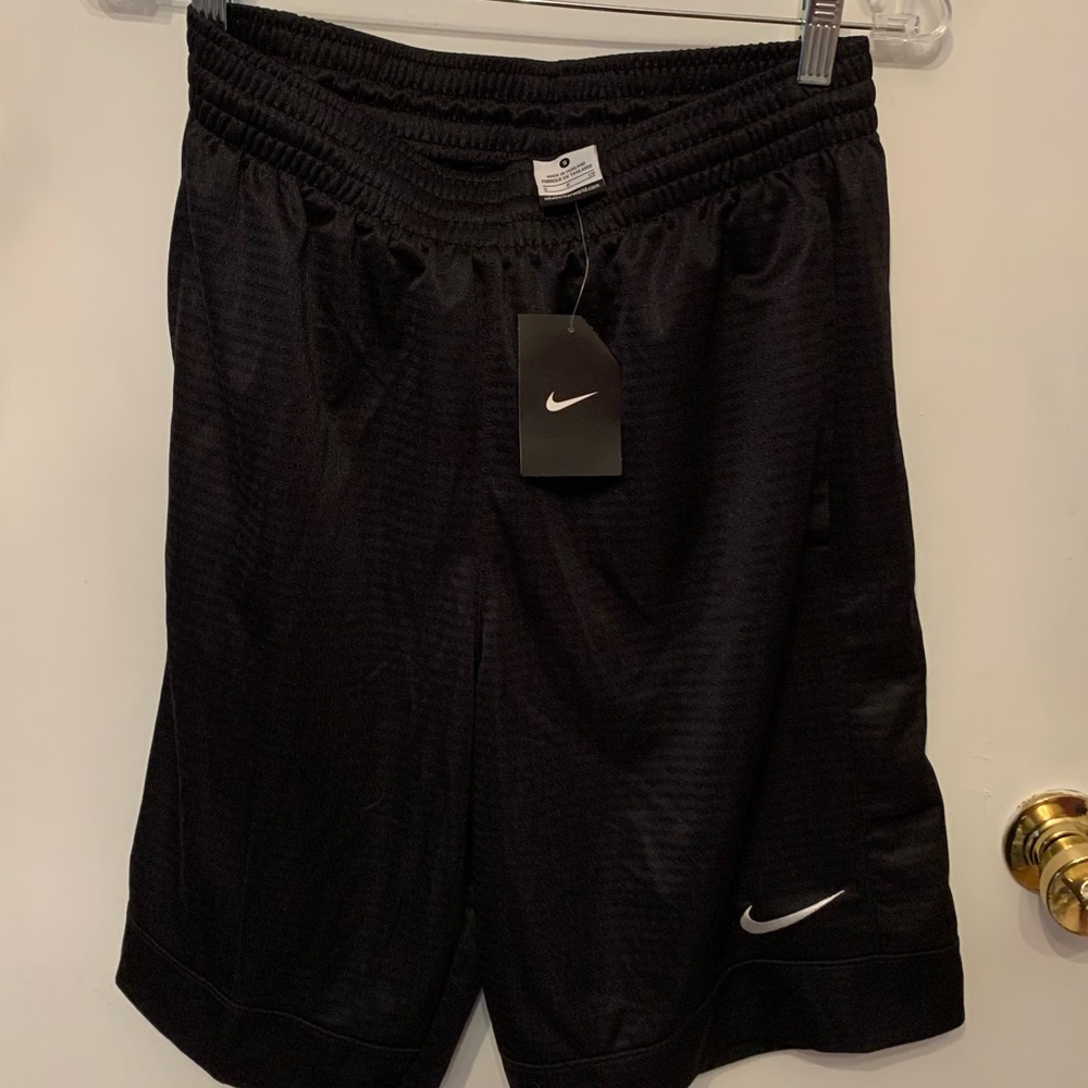 NWT black Nike shorts